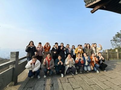 三八婦女節(jié)主題活動——“快樂工作、幸福生活”之暢玩龍山